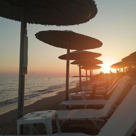 Perla Studios Paralia Dionysiou Luaran gambar