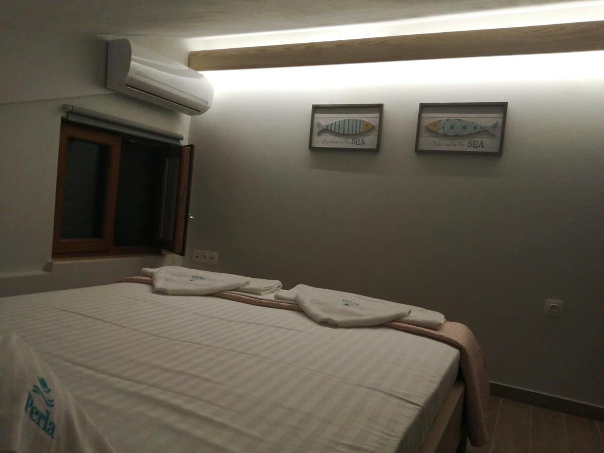 Perla Studios Paralia Dionysiou Luaran gambar